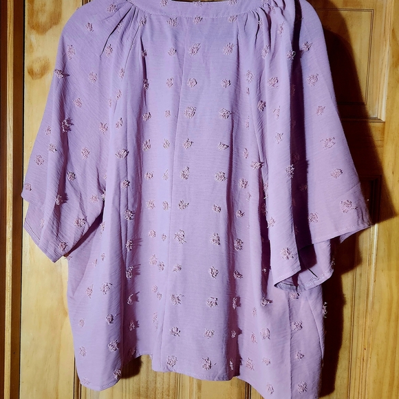 🩷Plus Chic Pink Women's Blouse with Textured Details Size XXXL - Picture 3 of 4